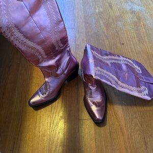 Women’s cowgirl boots